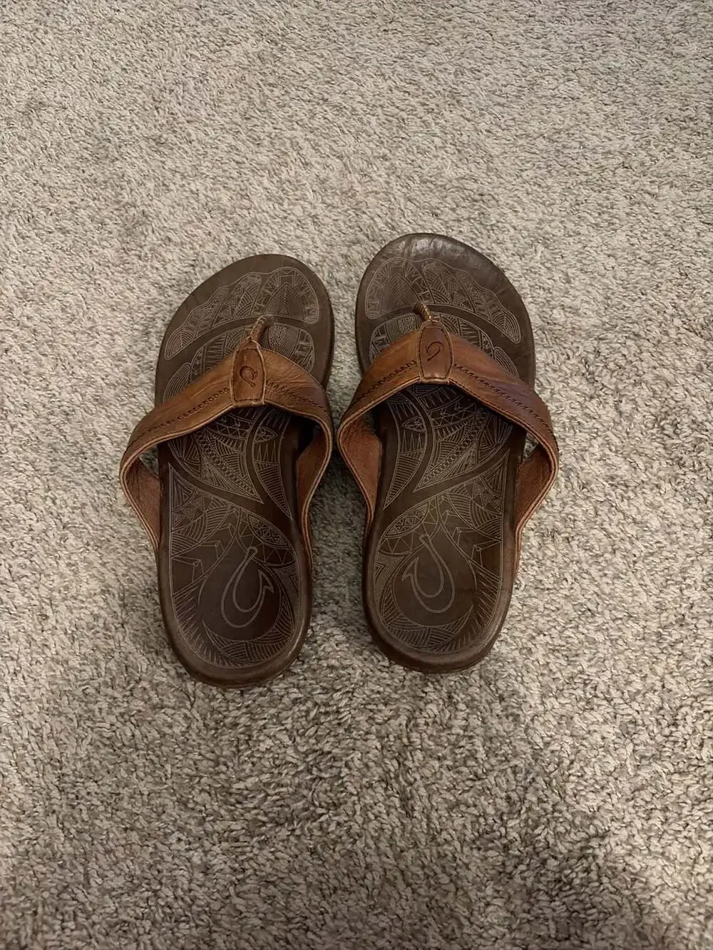 OluKai Hiapo Men's Leather Sandals - Rum/Dark Wood